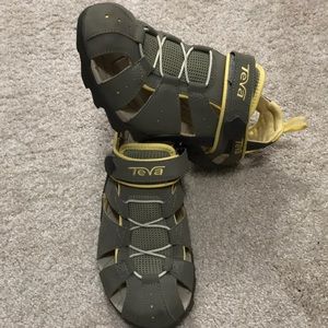 Teva water sandals Size 6 1/2, w/shocpad foot bed!